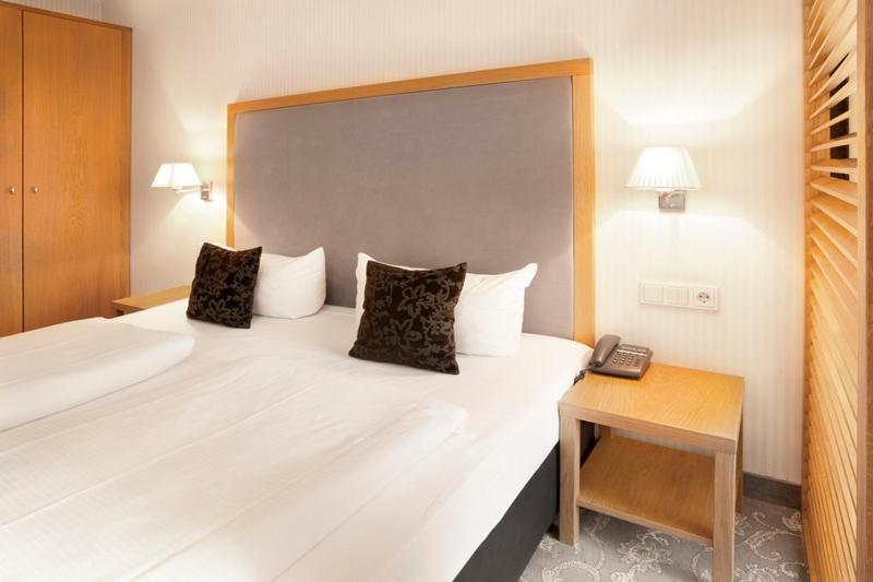 Townhouse Hotel Frankfurt am Main Rum bild